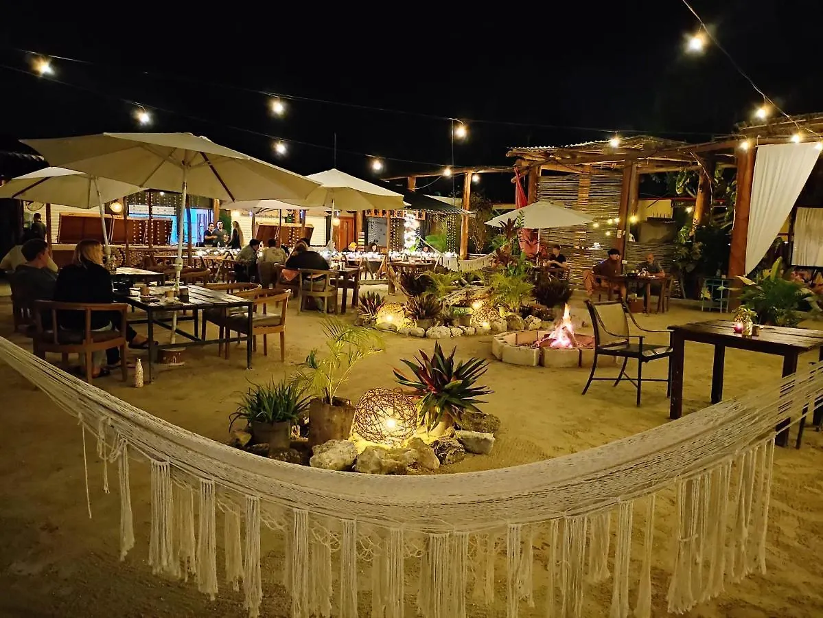 The All Inclusive Hostel - Food, Drinks And Transportation To The Beach And Cenotes Tulum