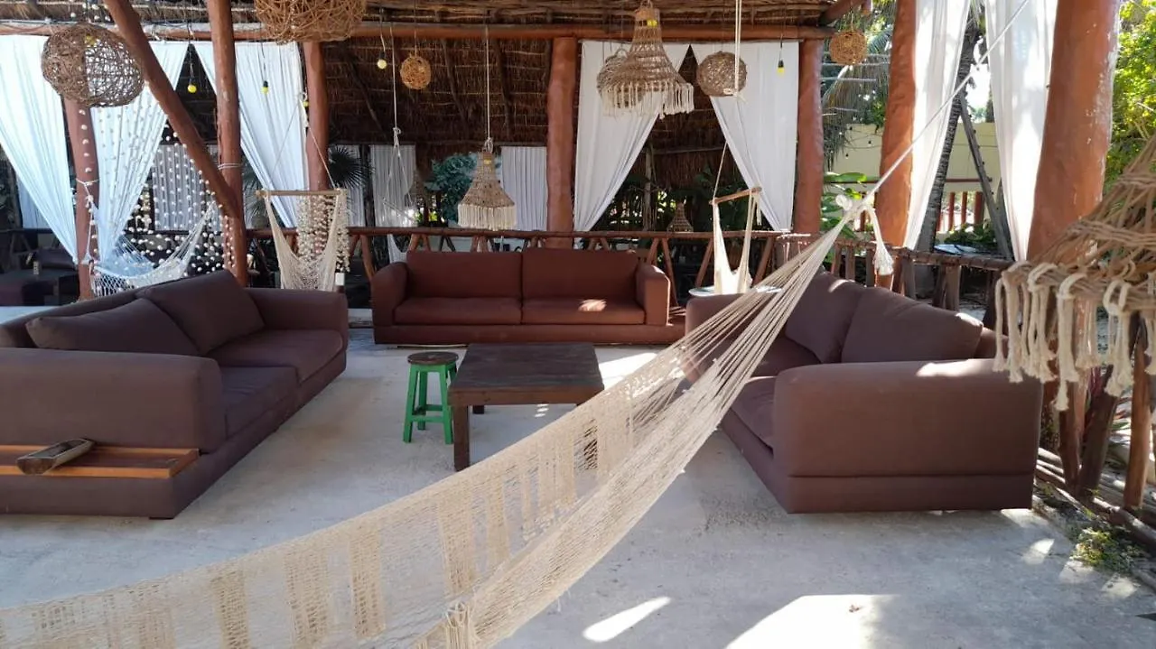 The All Inclusive Hostel - Food, Drinks And Transportation To The Beach And Cenotes Tulum