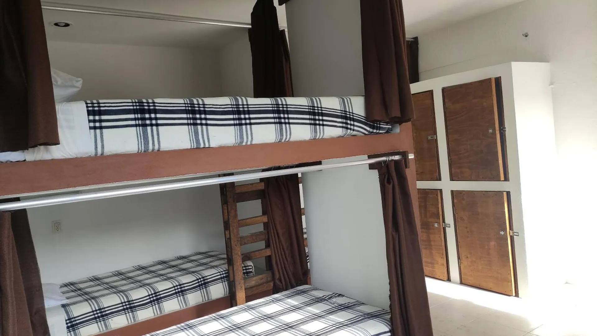 The All Inclusive Hostel - Food, Drinks And Transportation To The Beach And Cenotes Tulum