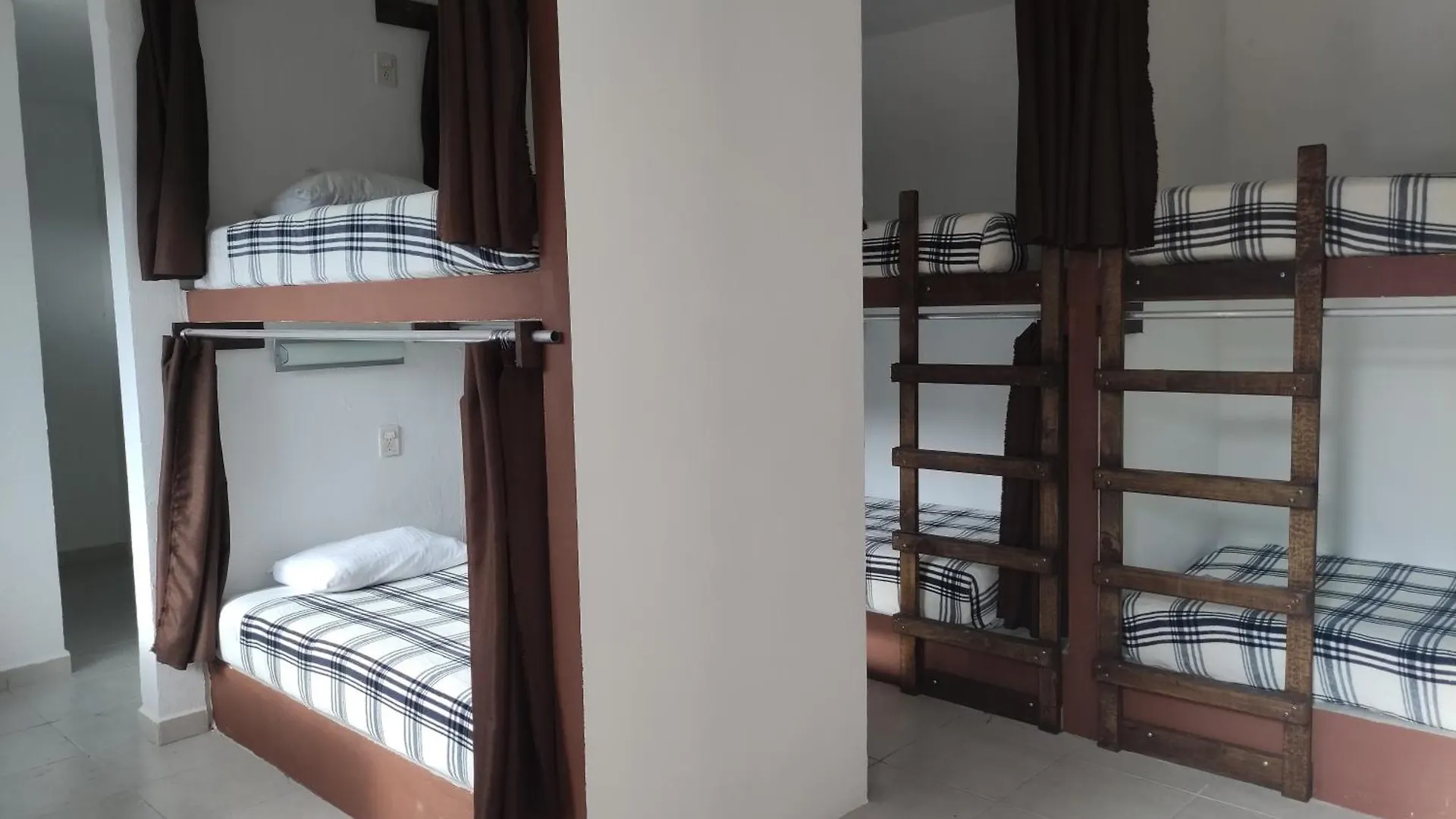The All Inclusive Hostel - Food, Drinks And Transportation To The Beach And Cenotes Tulum Mexico