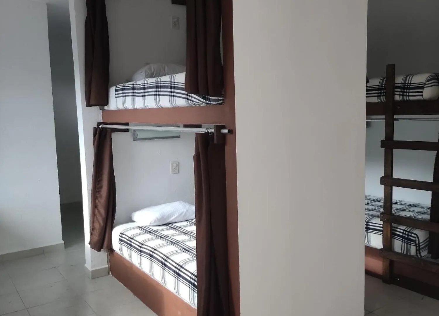 The All Inclusive Hostel - Food, Drinks And Transportation To The Beach And Cenotes Tulum