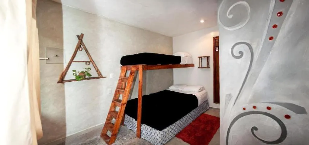 The All Inclusive Hostel - Food, Drinks And Transportation To The Beach And Cenotes Tulum