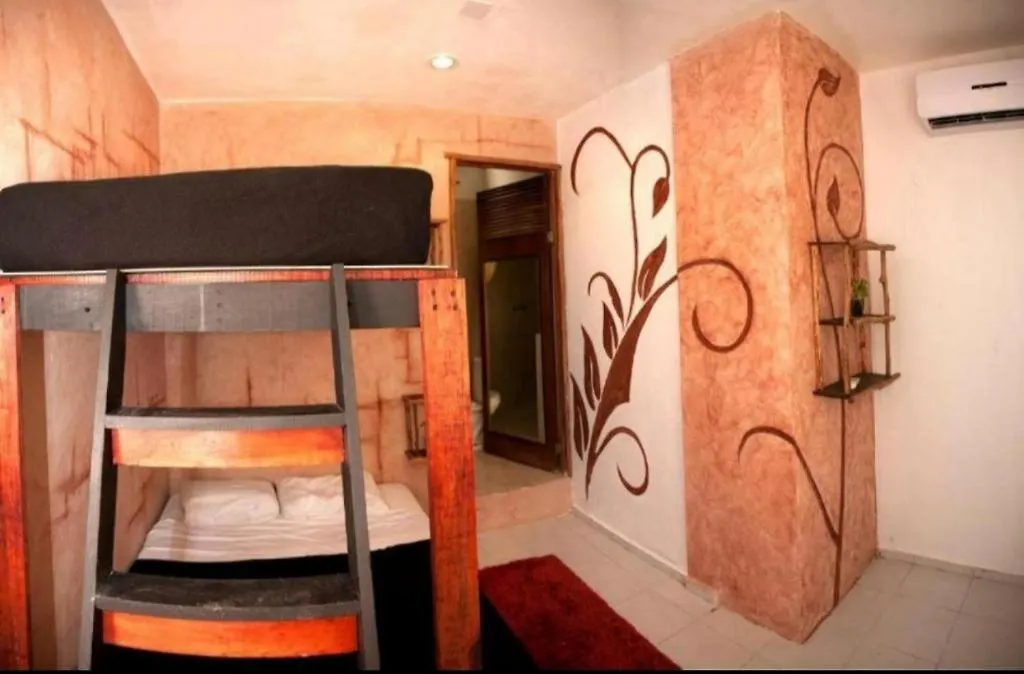 The All Inclusive Hostel - Food, Drinks And Transportation To The Beach And Cenotes Tulum