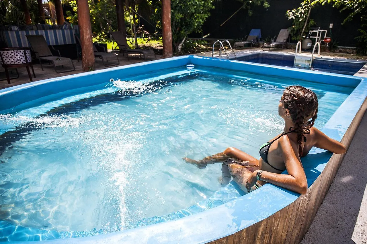 The All Inclusive Hostel - Food, Drinks And Transportation To The Beach And Cenotes Tulum